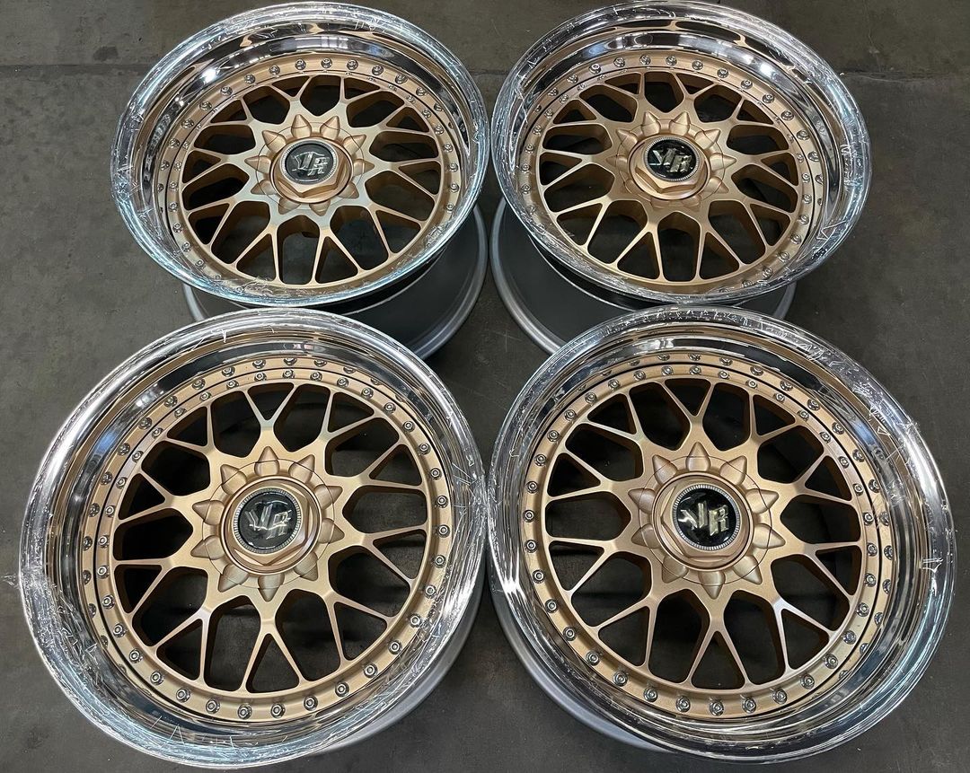 Volk Evo 3 Wheels | ”18x8.5 & 9.5 ET +32 - Gold Tint