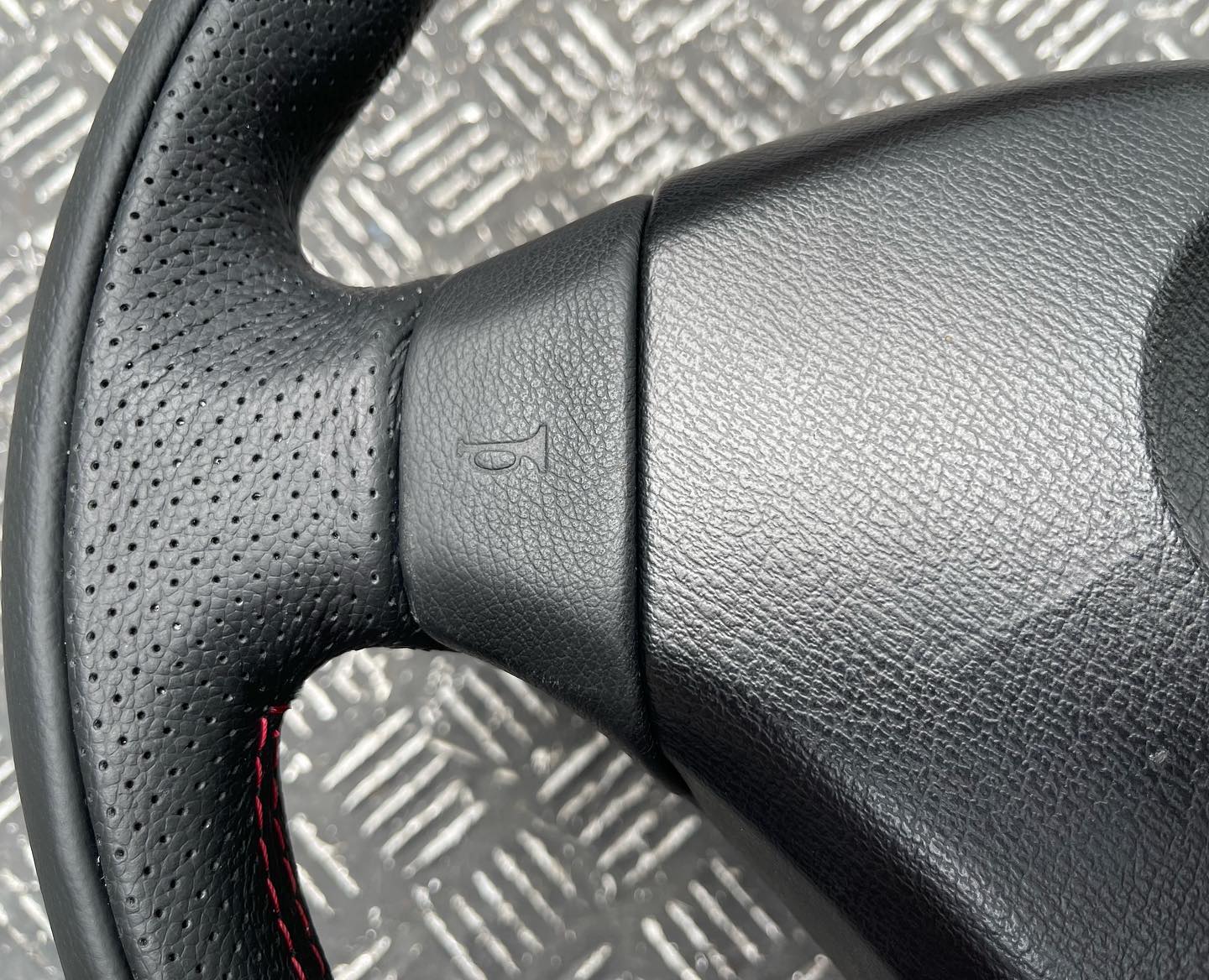 Honda Civic Type R Steering Wheel - Image 2