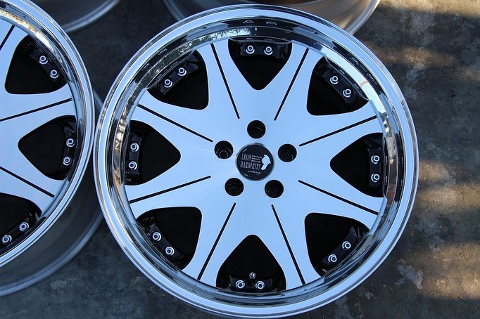 Leon Hardiritt Waffe Wheels | “19x10.5 ET +34 | RAW Chrome - Image 2