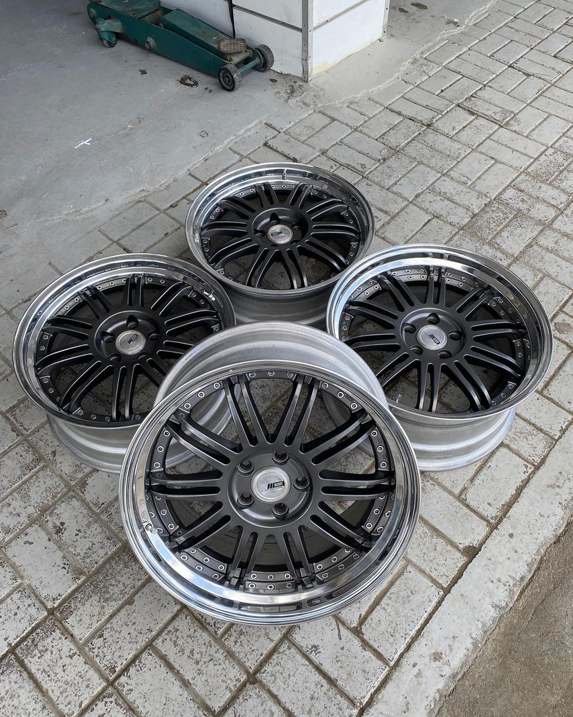 SSR VF1 Gloss Black | “18x8.5 & “18x9.5 ET +43