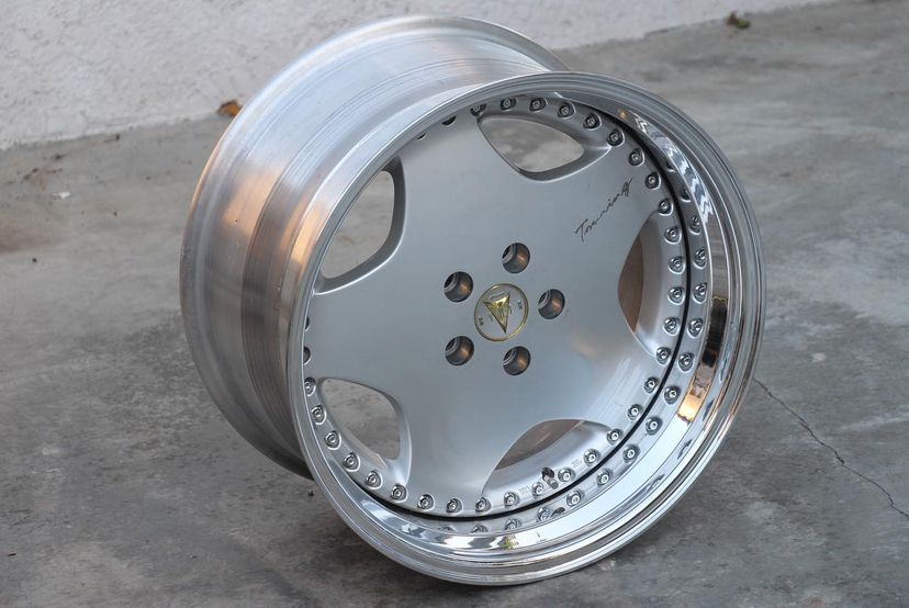 5FE85E00-4AD3-4D18-9ECE-