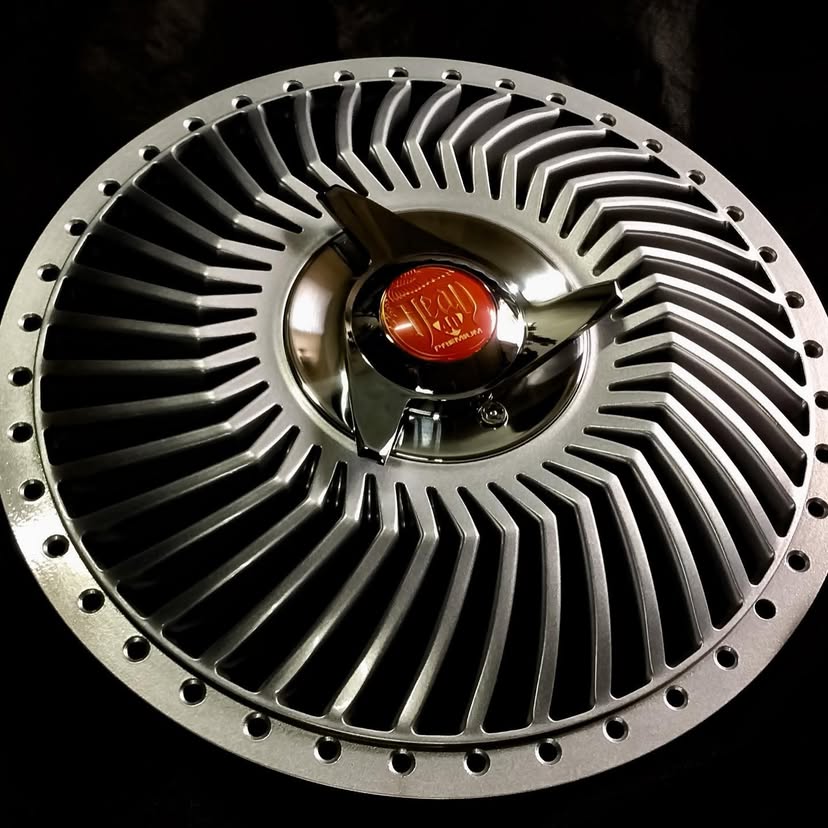 CARVING HEAD 40 17インチ7J pcd114.3x4穴/5穴4本