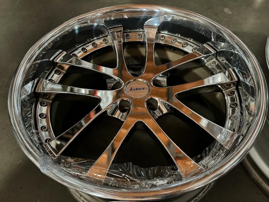 クー　weds VELVA ピレリアイスゼロ④ Gevril Lenox Silver Dial 49004 - Exquisite Timepieces