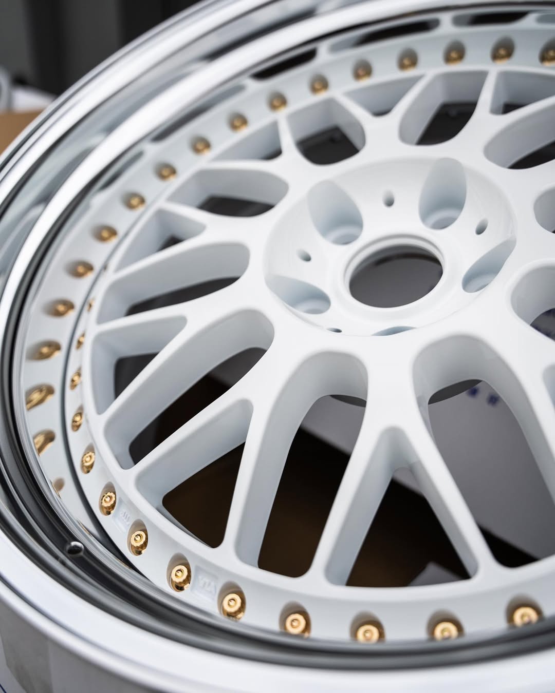 BBS LM Wheels | "17x8.5 & 9.5 ET +18 - 5x120| White - Image 3