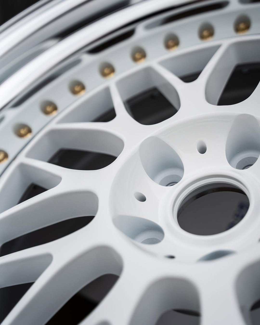 BBS LM Wheels | "17x8.5 & 9.5 ET +18 - 5x120| White - Image 4
